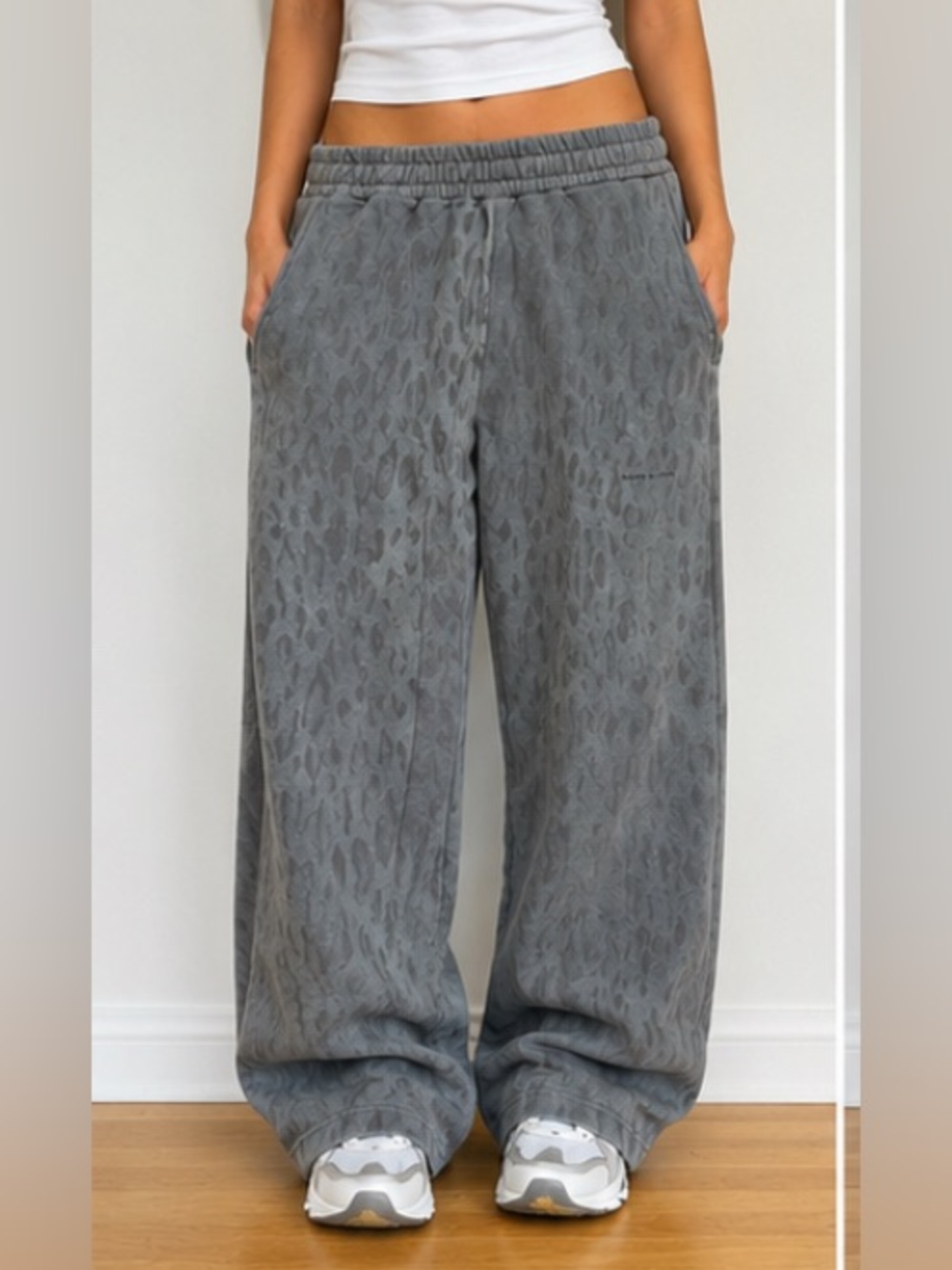 Santo Studio Unisex Sweats Size L